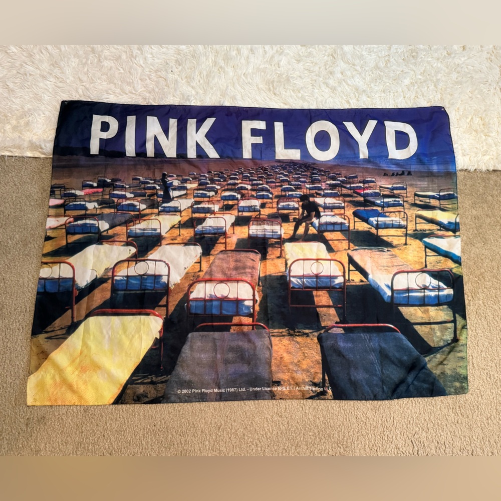 Pink Floyd Tapestry super soft ‘A Momentary Lapse of Reason’ band rare tour flag
